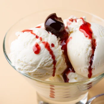 recipe-FABBRI-1905-vanilla-and-cherry gelato